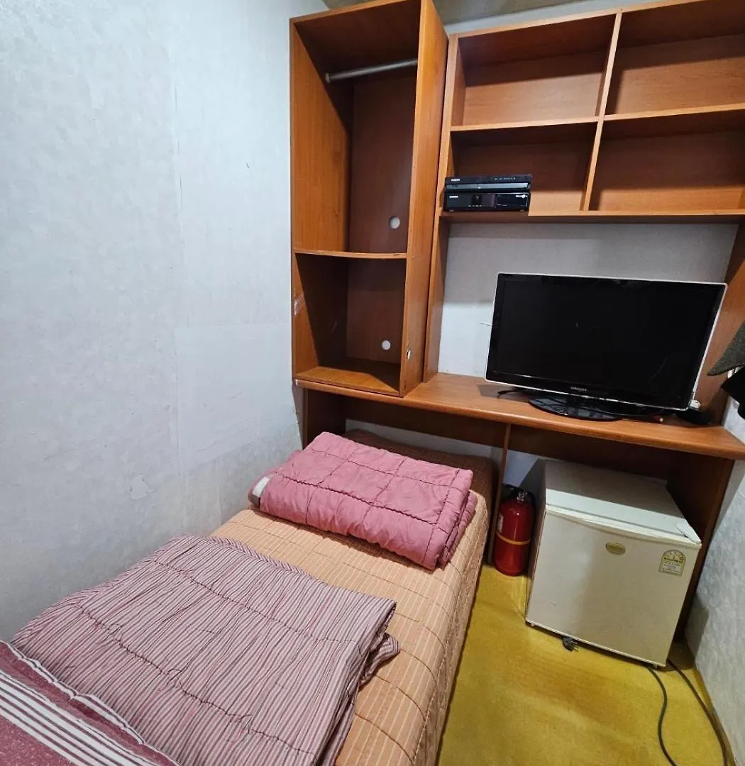 Mokhwatel Hostel Busan